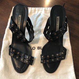 Manolo Blahnik 9.5 black leather 4” heels
